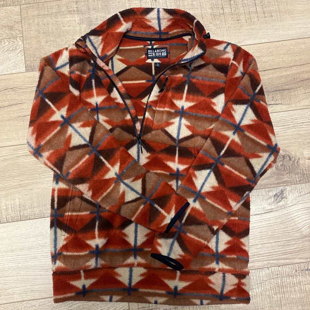 Billabong sweater front pocket size small